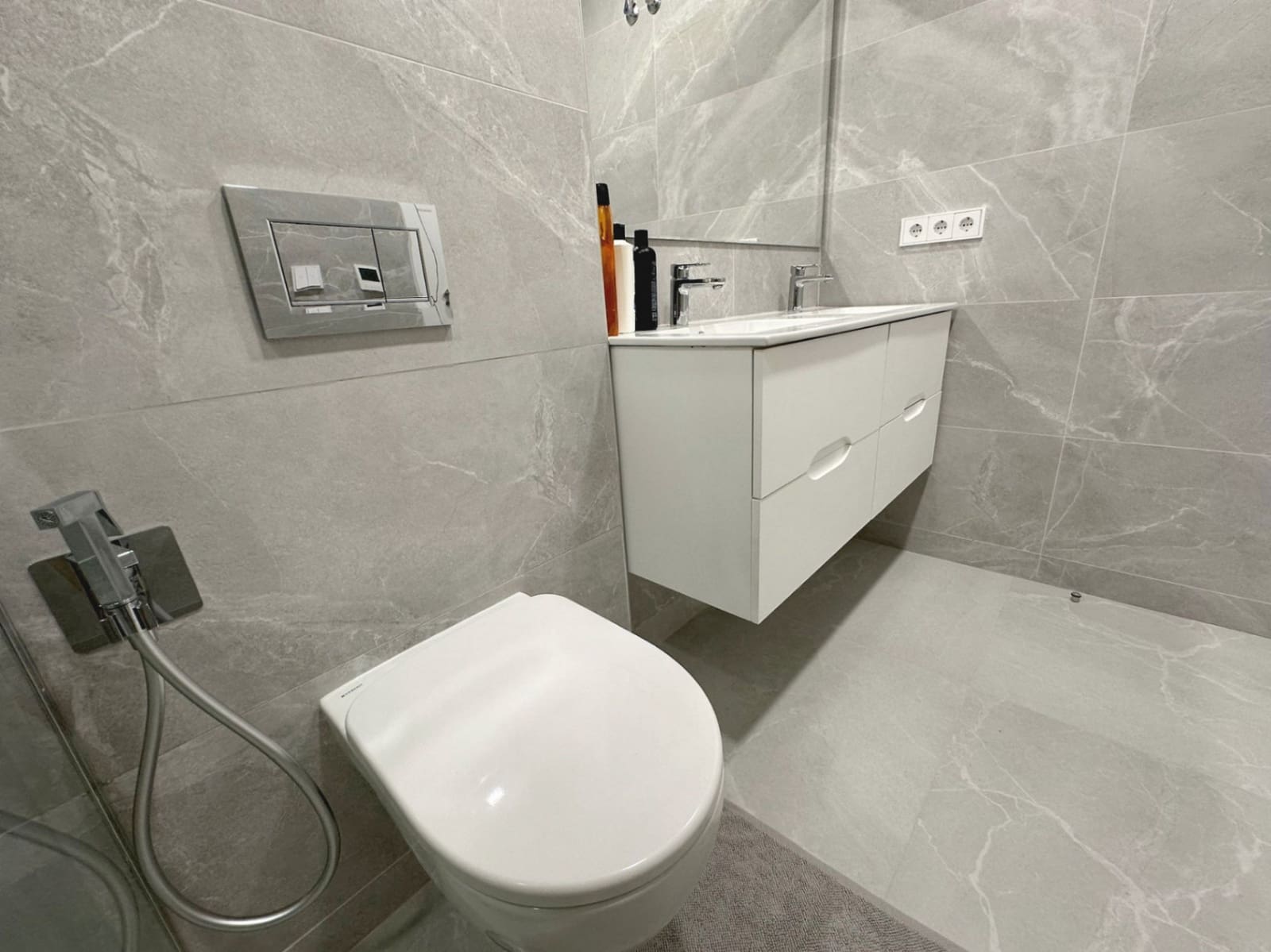 2 soverom Leilighet til leie i Finestrat med svømmebasseng garasje - € 1 850 (Ref: 9059846)