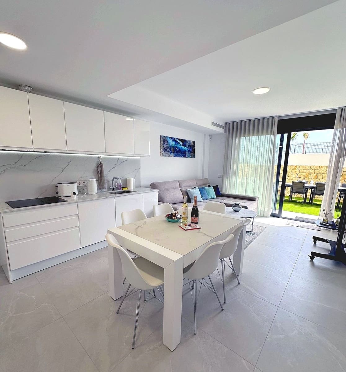 2 soveværelse Lejlighed til leje i Finestrat med swimmingpool garage - € 1.750 (Ref: 9061077)