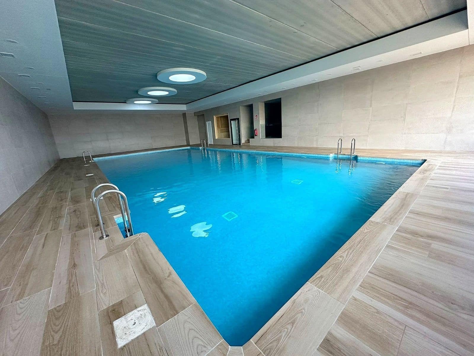 2 soveværelse Lejlighed til leje i Finestrat med swimmingpool garage - € 1.750 (Ref: 9061077)