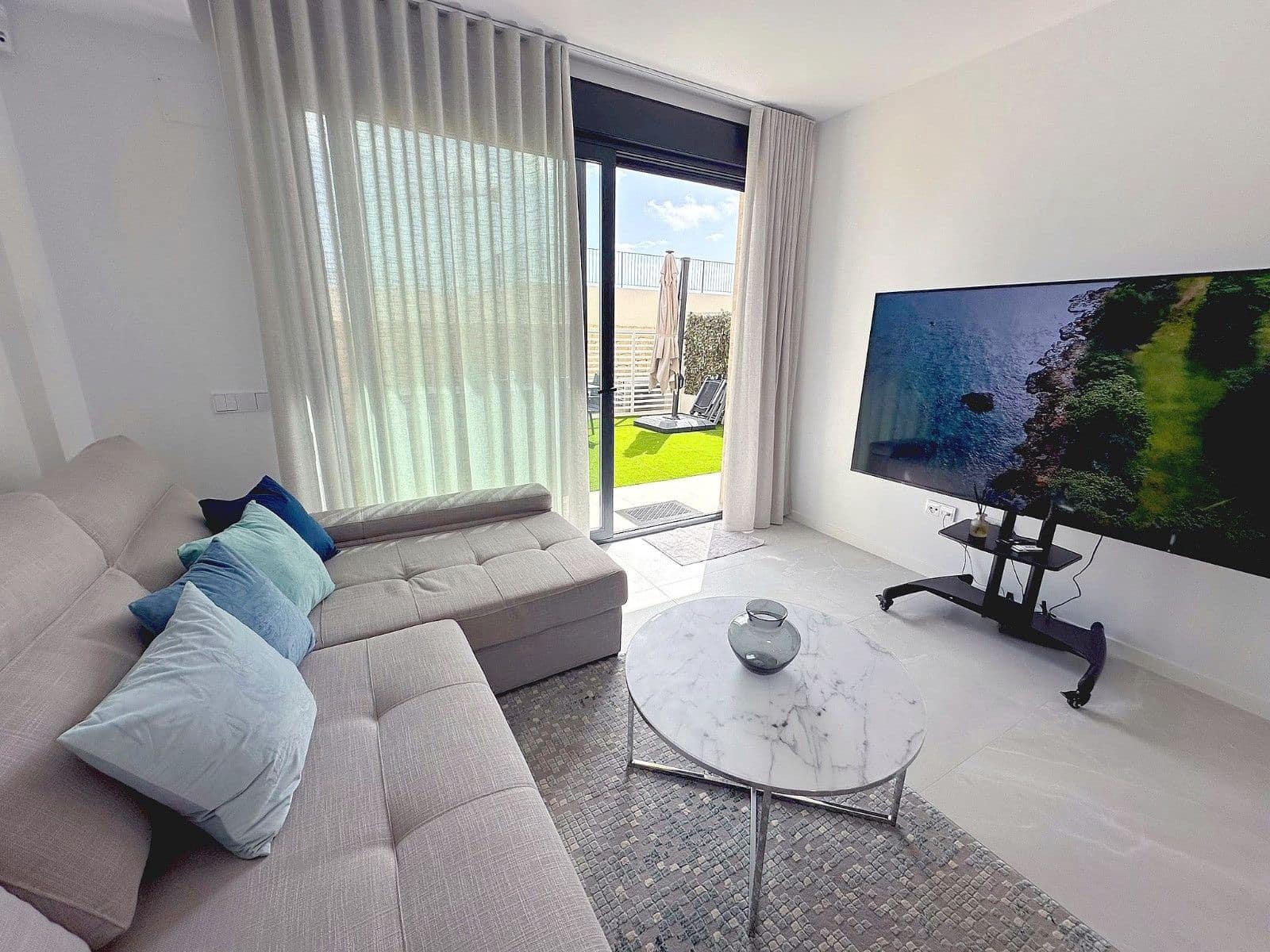 2 soveværelse Lejlighed til leje i Finestrat med swimmingpool garage - € 1.750 (Ref: 9061077)