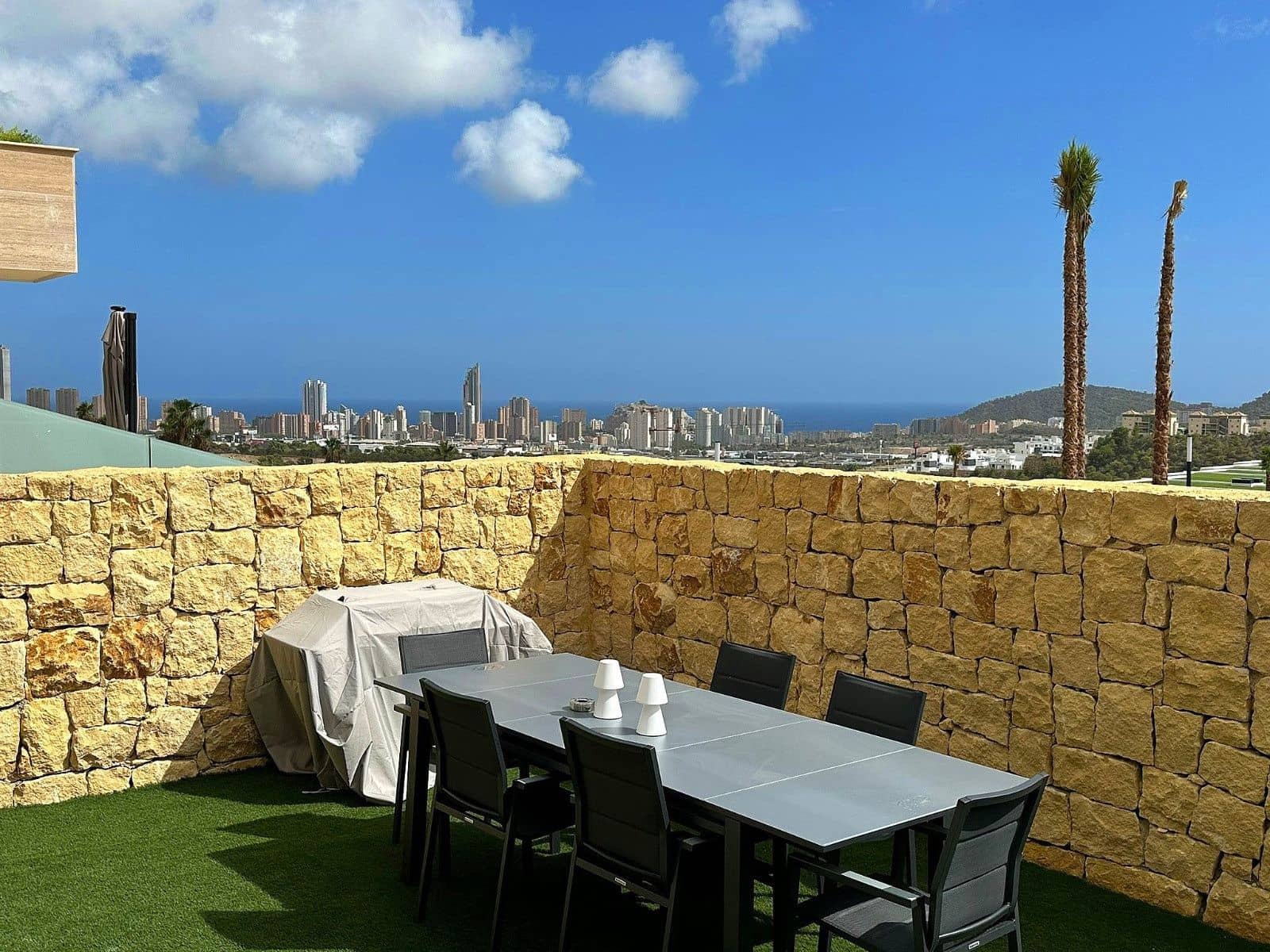 2 soveværelse Lejlighed til leje i Finestrat med swimmingpool garage - € 1.750 (Ref: 9061077)