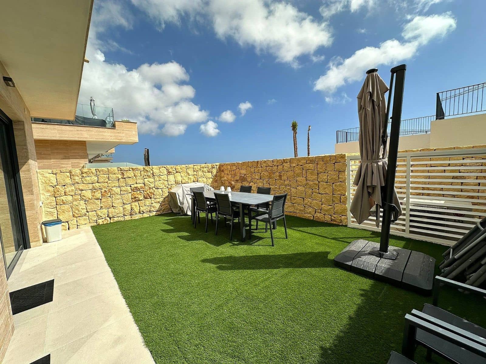 2 soveværelse Lejlighed til leje i Finestrat med swimmingpool garage - € 1.750 (Ref: 9061077)