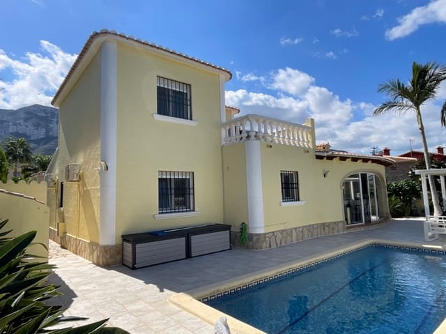 3 slaapkamer Villa te koop in Dénia met zwembad garage - € 595.000 (Ref: 9069186)