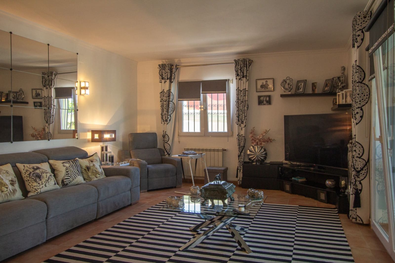 3 bedroom Villa for sale in Denia with pool garage - € 595,000 (Ref: 9069186)