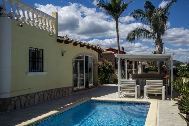 Chalet de 3 habitaciones en Dénia en venta con piscina garaje - 595.000 € (Ref: 9069186)