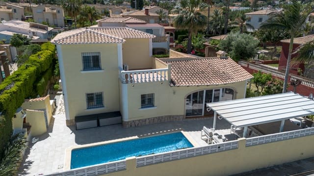 Chalet de 3 habitaciones en Dénia en venta con piscina garaje - 595.000 € (Ref: 9069186)