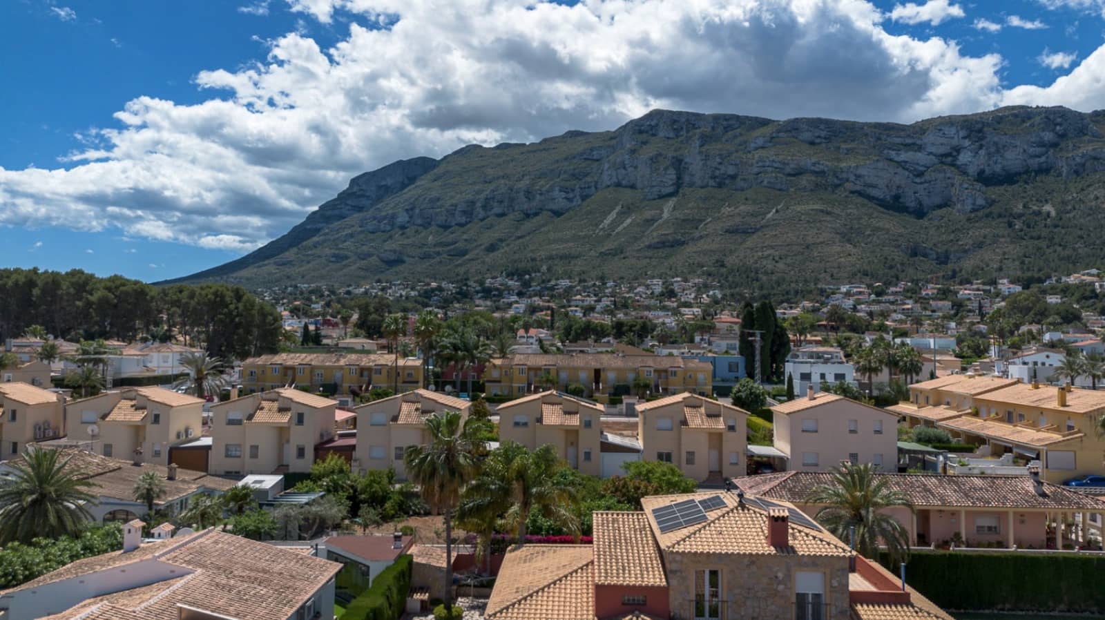 3 bedroom Villa for sale in Denia with pool garage - € 595,000 (Ref: 9069186)
