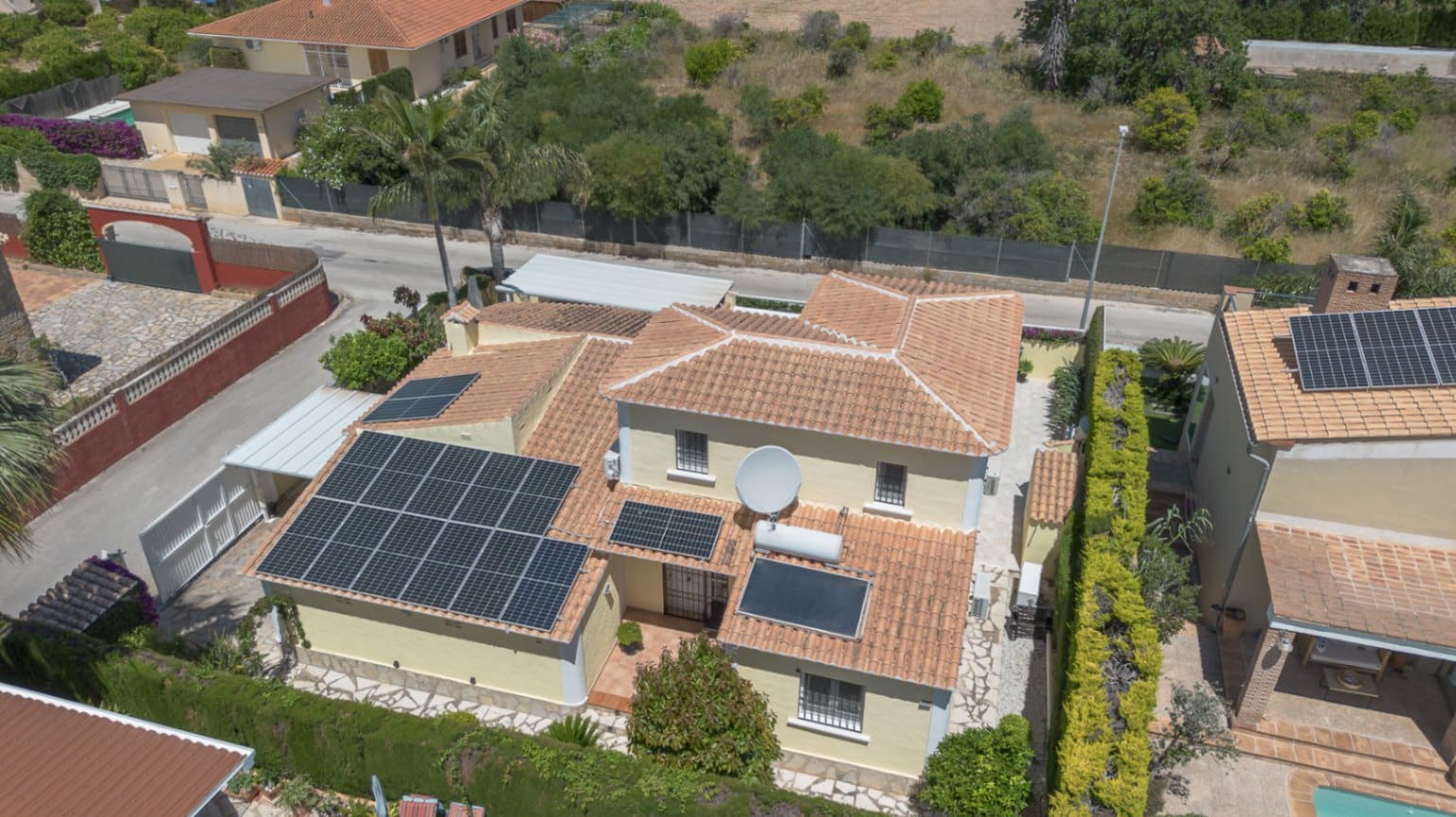 3 bedroom Villa for sale in Denia with pool garage - € 595,000 (Ref: 9069186)