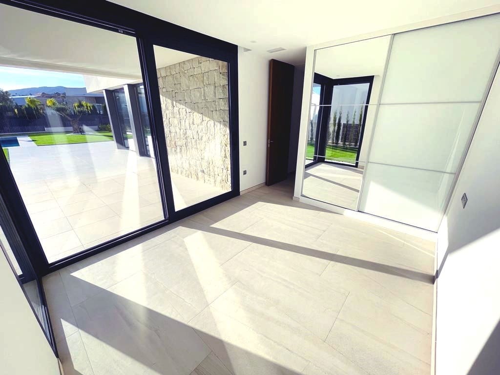 3 bedroom Villa for sale in Finestrat with pool garage - € 850,000 (Ref: 9087128)