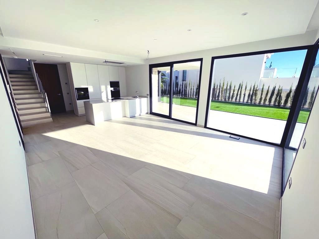 3 bedroom Villa for sale in Finestrat with pool garage - € 850,000 (Ref: 9087128)