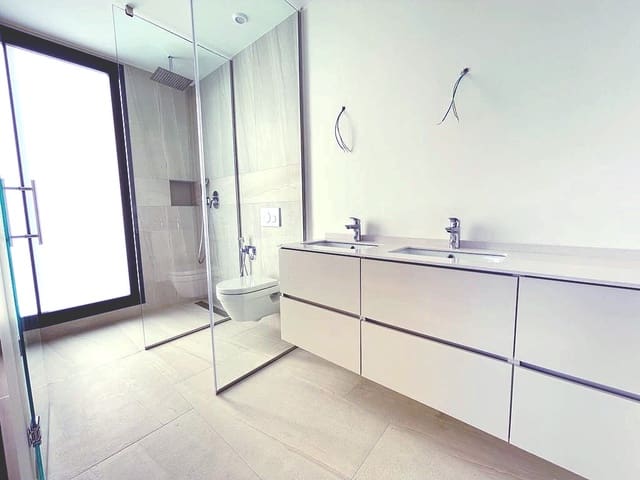 3 bedroom Villa for sale in Finestrat with pool garage - € 850,000 (Ref: 9087128)