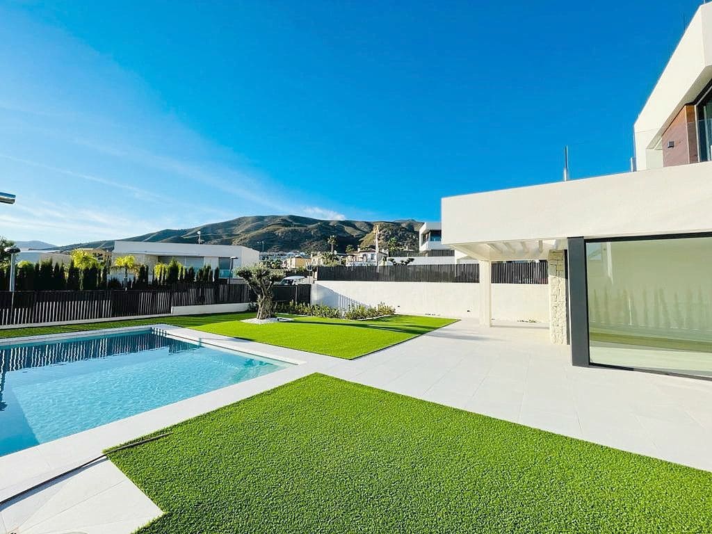 3 bedroom Villa for sale in Finestrat with pool garage - € 850,000 (Ref: 9087128)