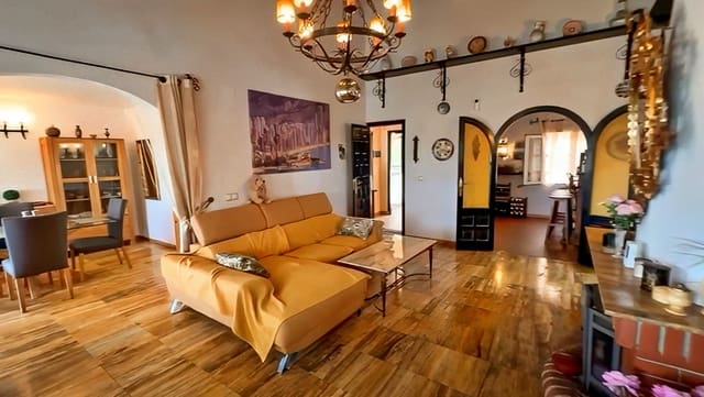 4 Zimmer Villa zu verkaufen in Calpe / Calp mit Pool Garage - 890.000 € (Ref: 9094361)