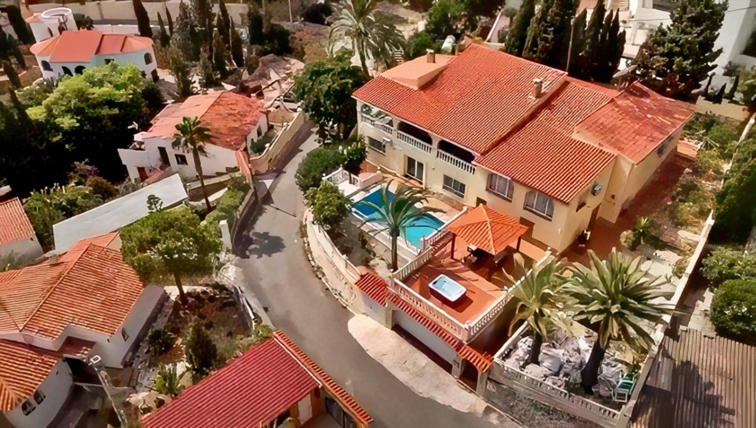 4 Zimmer Villa zu verkaufen in Calpe / Calp mit Pool Garage - 890.000 € (Ref: 9094361)