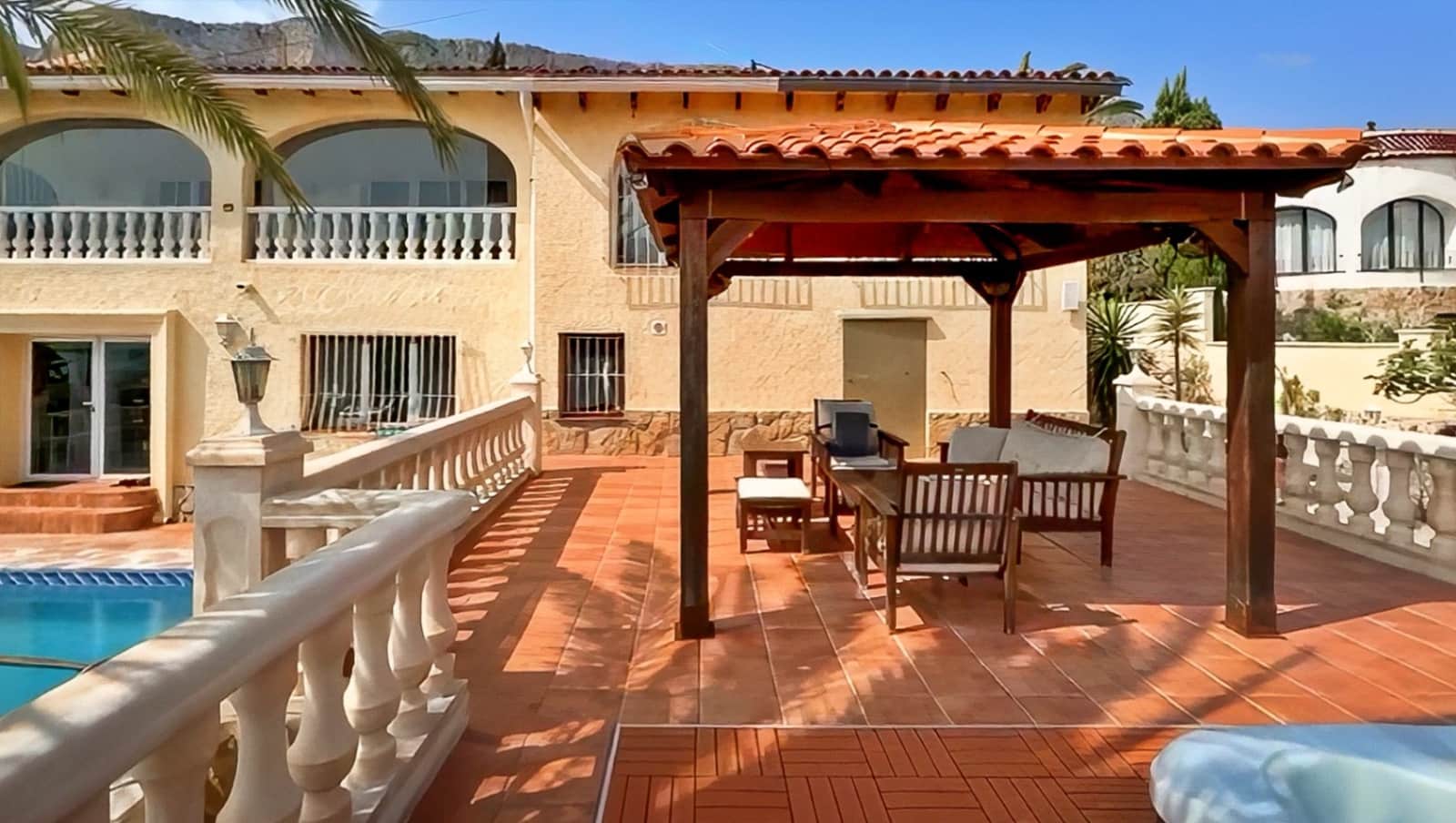 4 Zimmer Villa zu verkaufen in Calpe / Calp mit Pool Garage - 890.000 € (Ref: 9094361)