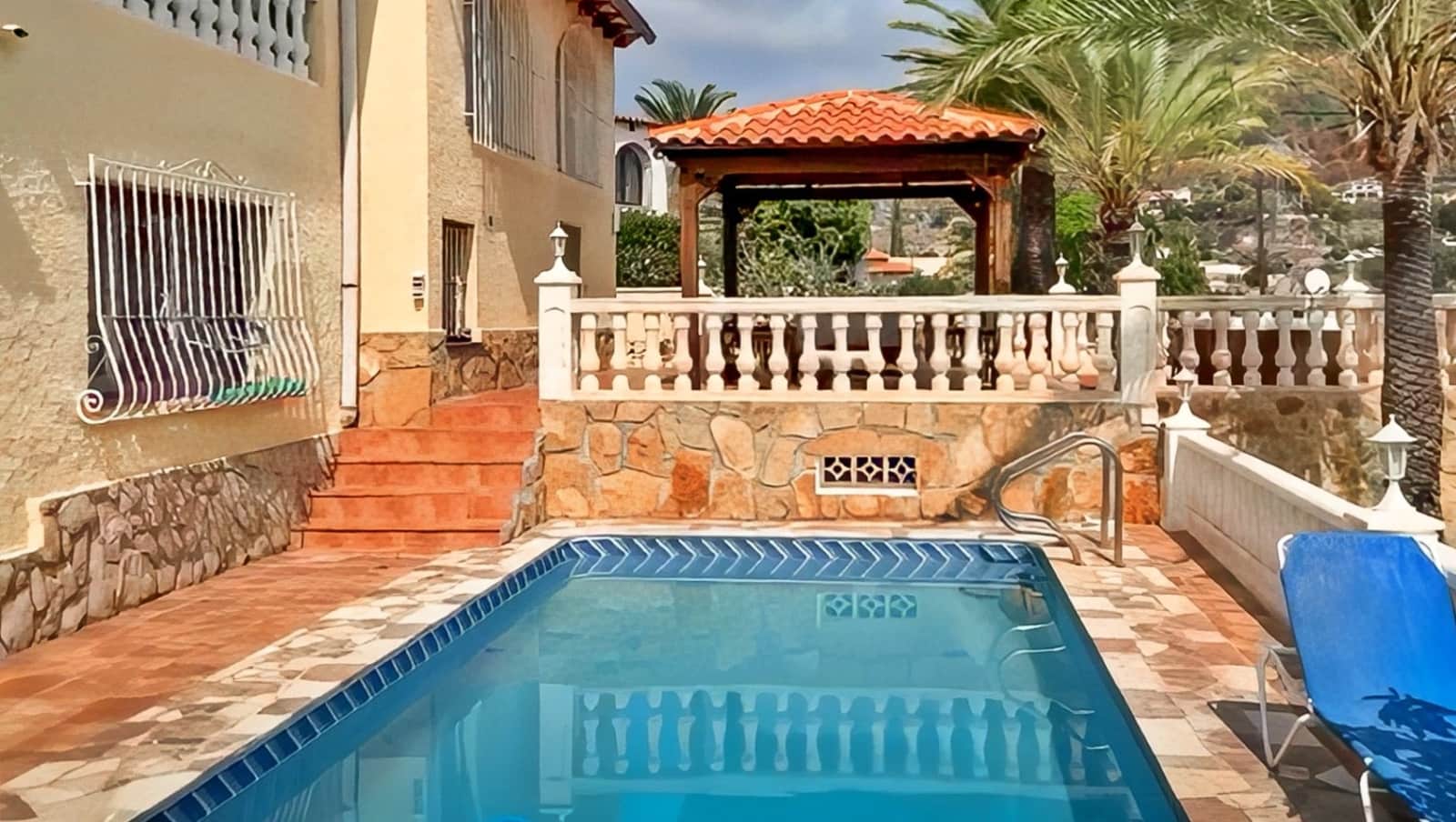 4 Zimmer Villa zu verkaufen in Calpe / Calp mit Pool Garage - 890.000 € (Ref: 9094361)