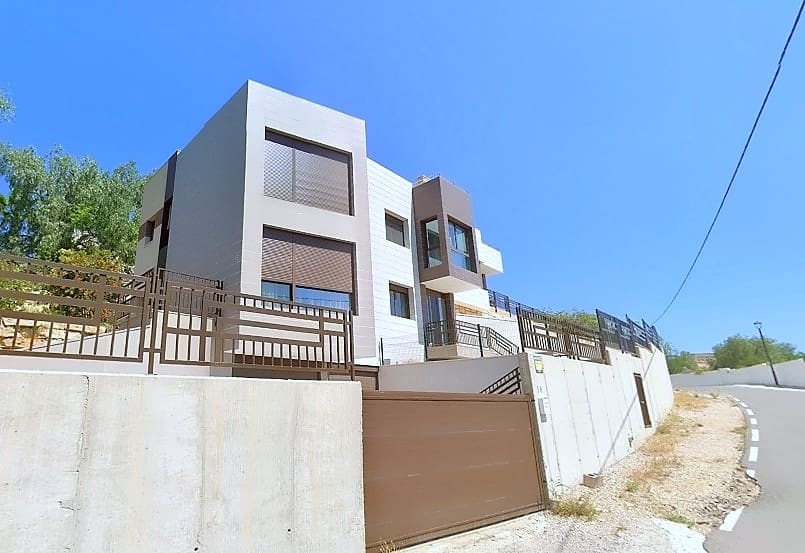 6 slaapkamer Villa te koop in El Campello met zwembad garage - € 2.900.000 (Ref: 9099639)