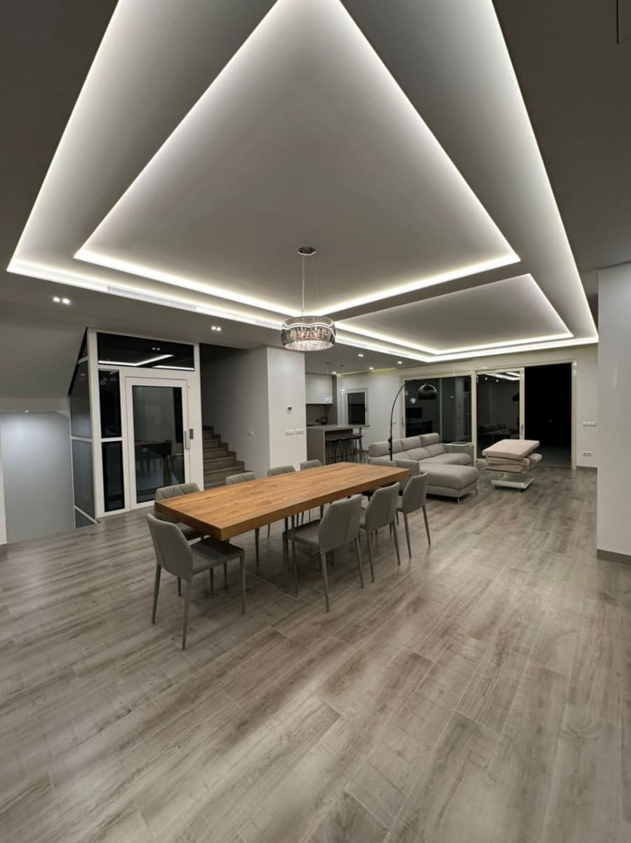 6 slaapkamer Villa te koop in El Campello met zwembad garage - € 2.900.000 (Ref: 9099639)