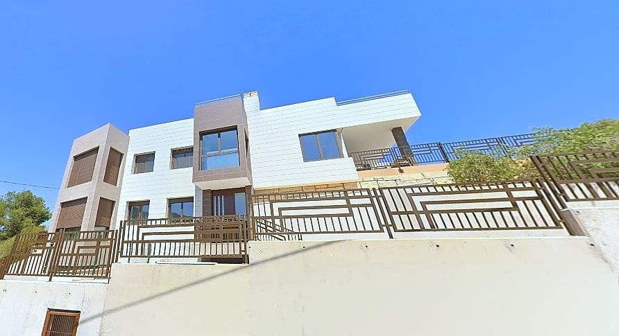 6 slaapkamer Villa te koop in El Campello met zwembad garage - € 2.900.000 (Ref: 9099639)