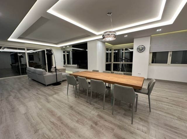 6 slaapkamer Villa te koop in El Campello met zwembad garage - € 2.900.000 (Ref: 9099639)