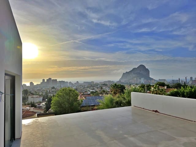 4 Zimmer Villa zu verkaufen in Calpe / Calp mit Pool Garage - 1.575.000 € (Ref: 9100006)