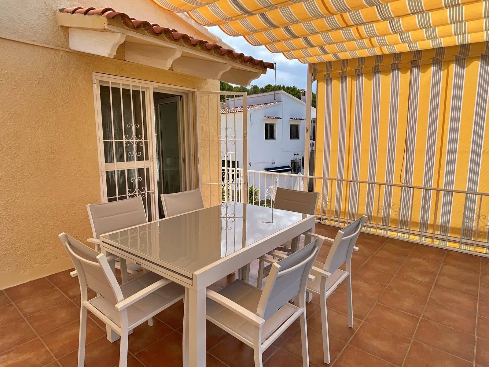 4 slaapkamer Villa te koop in Benissa met zwembad garage - € 475.000 (Ref: 9110970)
