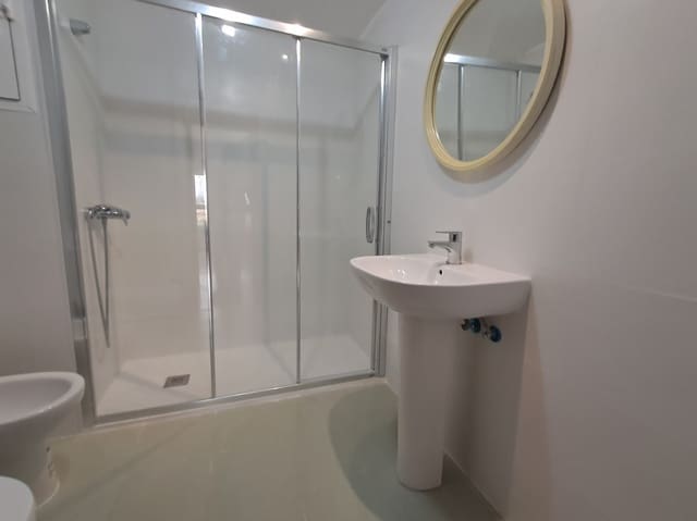 3 bedroom Apartment for sale in Playa Levante, Benidorm with pool garage - € 255,000 (Ref: 9113481)