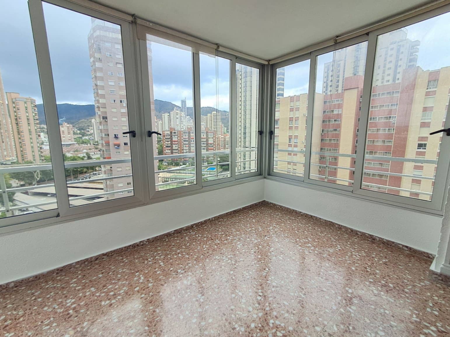 3 soveværelse Lejlighed til salg i Benidorm med swimmingpool garage - € 255.000 (Ref: 9113481)