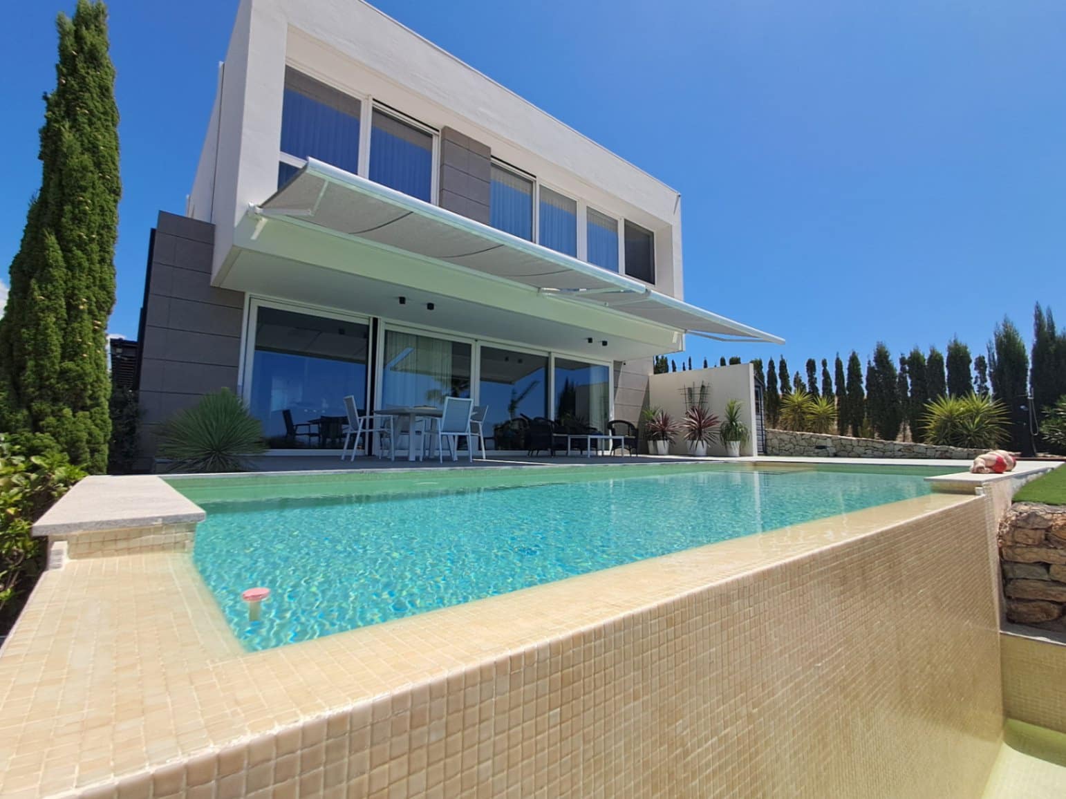 3 bedroom Villa for sale in Finestrat with pool garage - € 1,100,000 (Ref: 9133331)