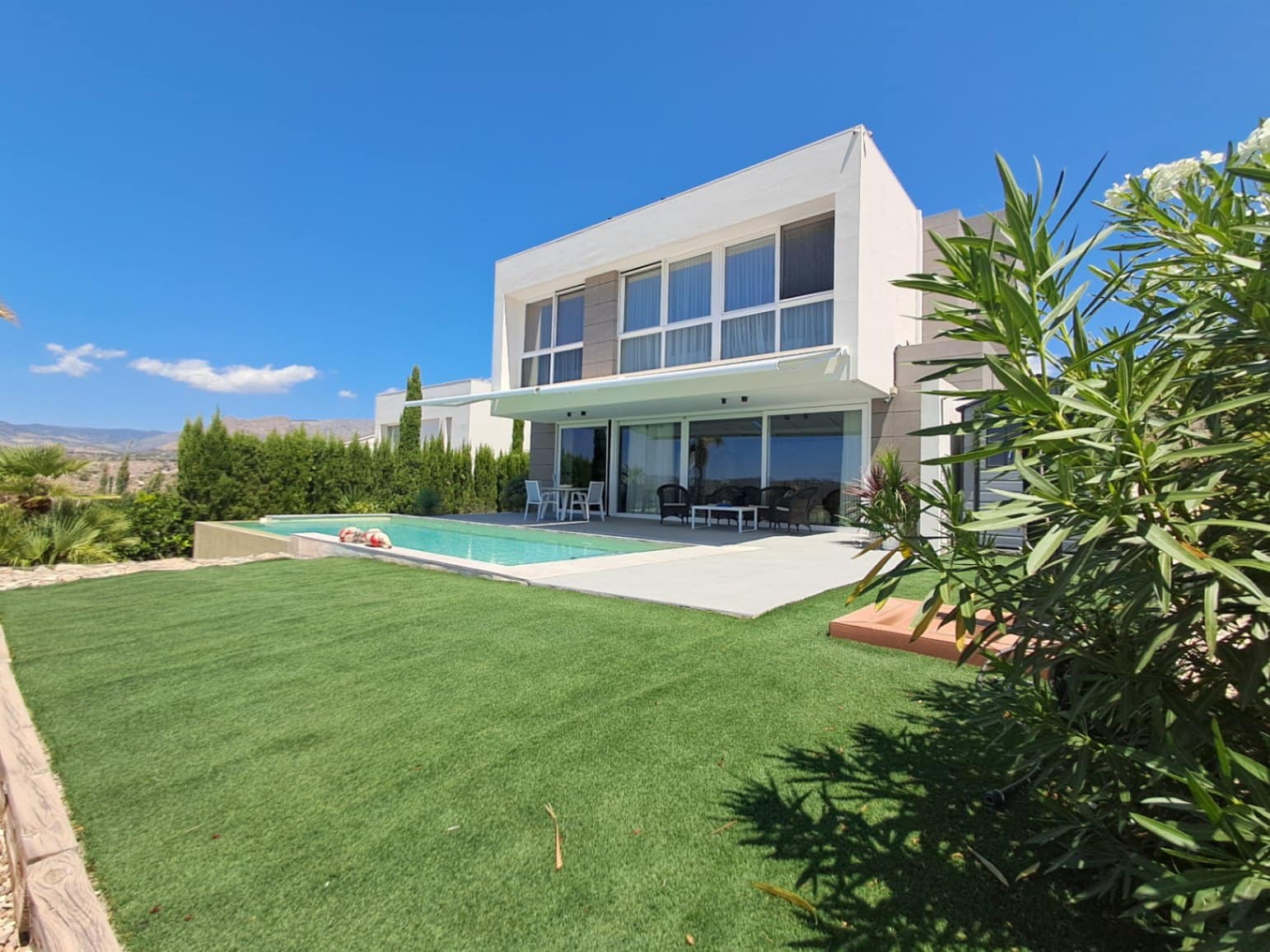 3 bedroom Villa for sale in Finestrat with pool garage - € 1,100,000 (Ref: 9133331)
