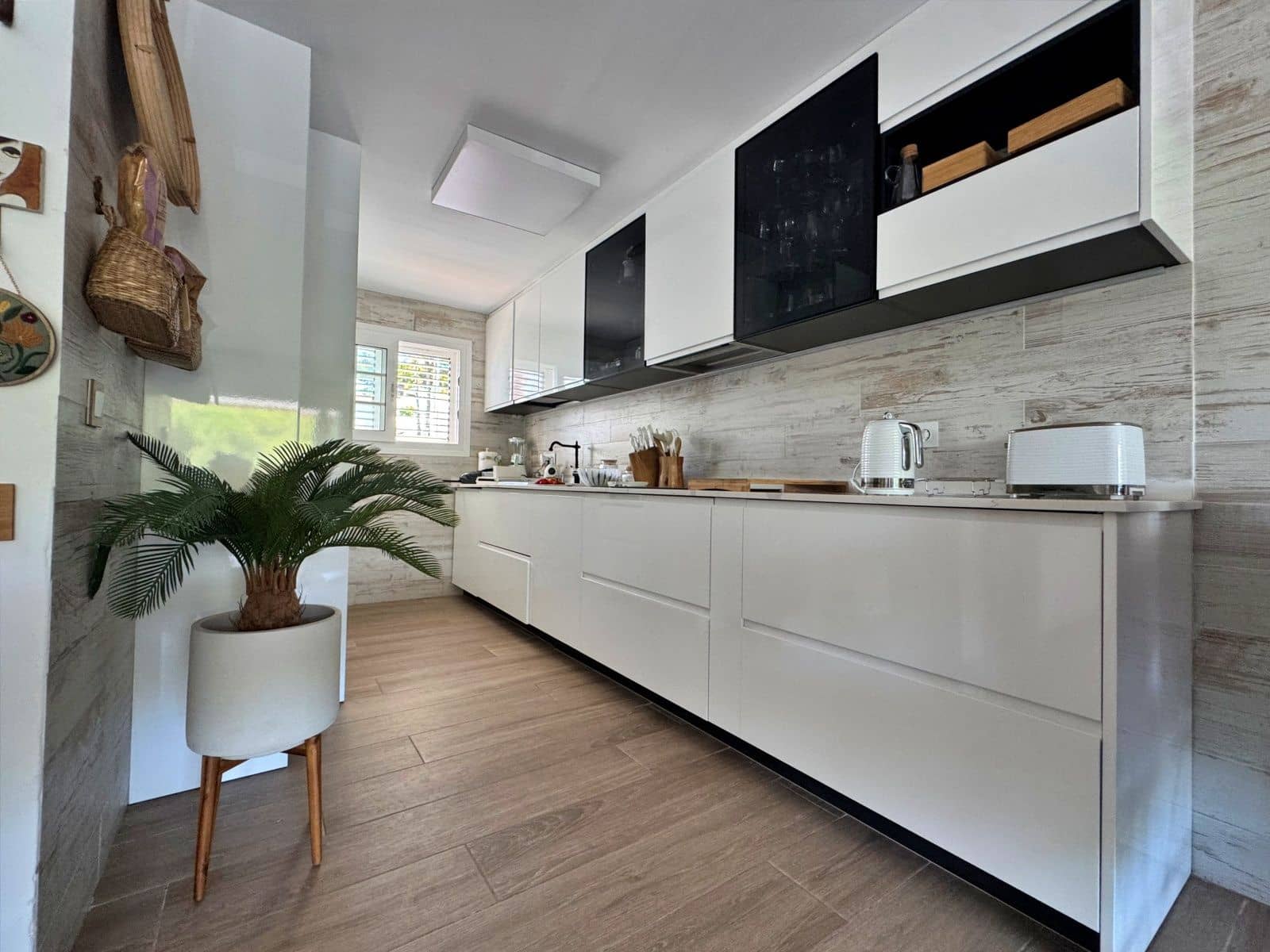 3 bedroom Apartment for rent in Moraira - € 2,500 (Ref: 9138455)