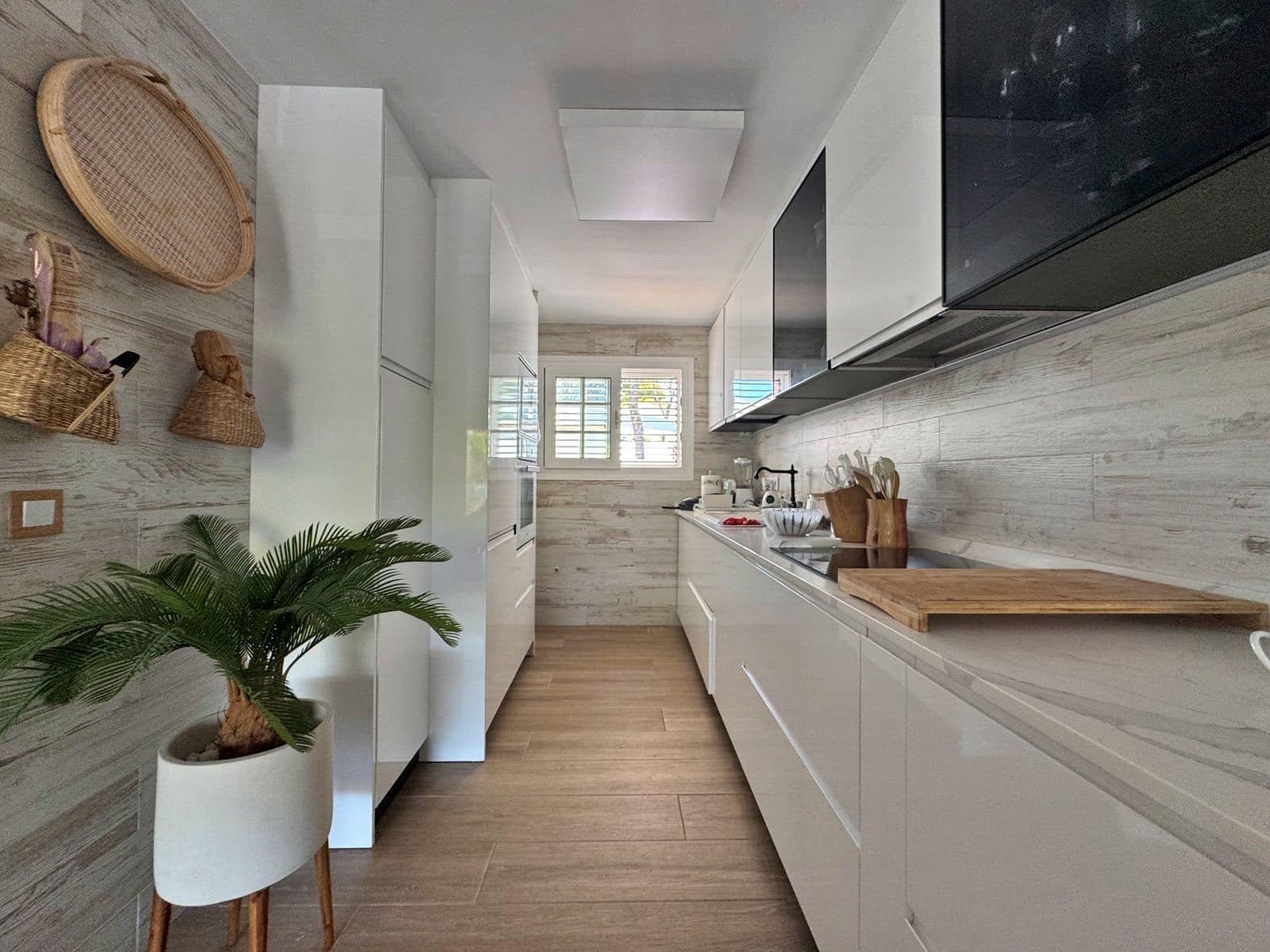 3 bedroom Apartment for rent in Moraira - € 2,500 (Ref: 9138455)