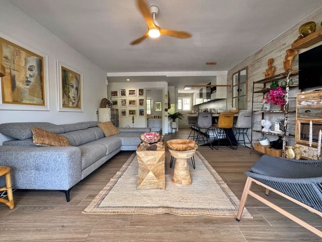 Appartement de 3 chambres à louer à Moraira, Teulada-Moraira - 2 500 € (Ref: 9138455)