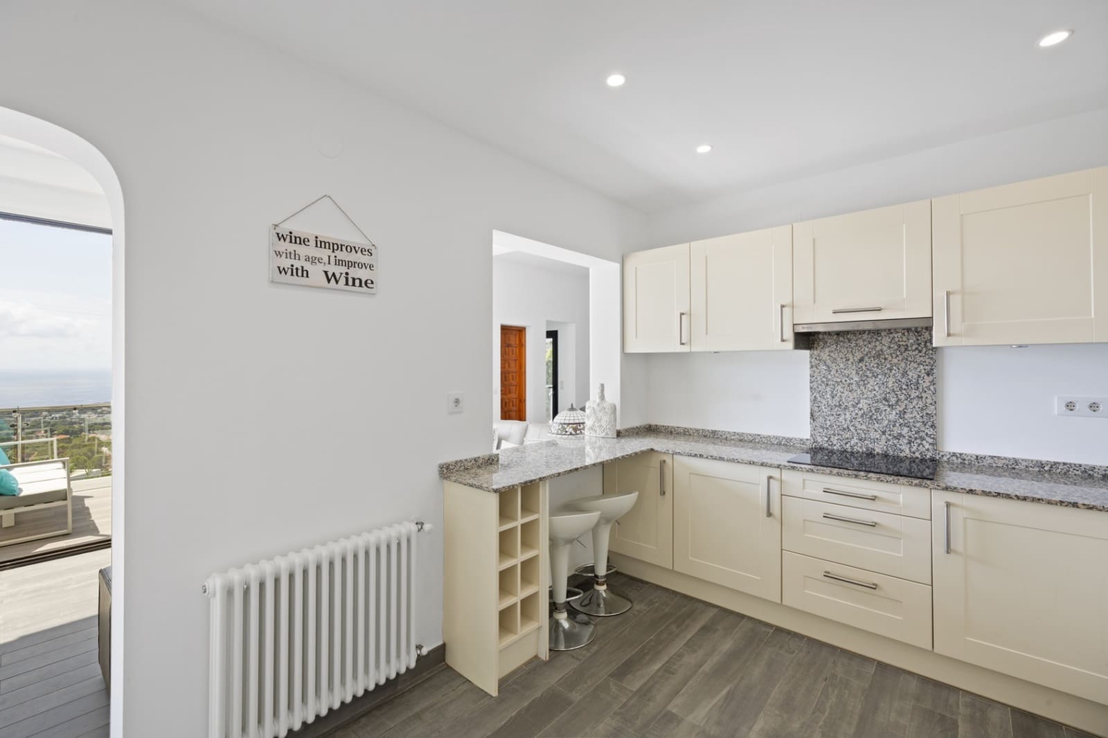 5 bedroom Villa for sale in Moraira with pool garage - € 1,200,000 (Ref: 9141889)