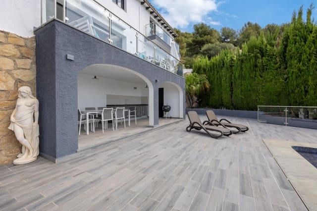 5 bedroom Villa for sale in Moraira, Teulada-Moraira with pool garage - € 1,200,000 (Ref: 9141889)