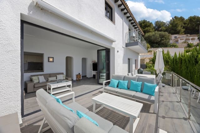5 bedroom Villa for sale in Moraira, Teulada-Moraira with pool garage - € 1,200,000 (Ref: 9141889)