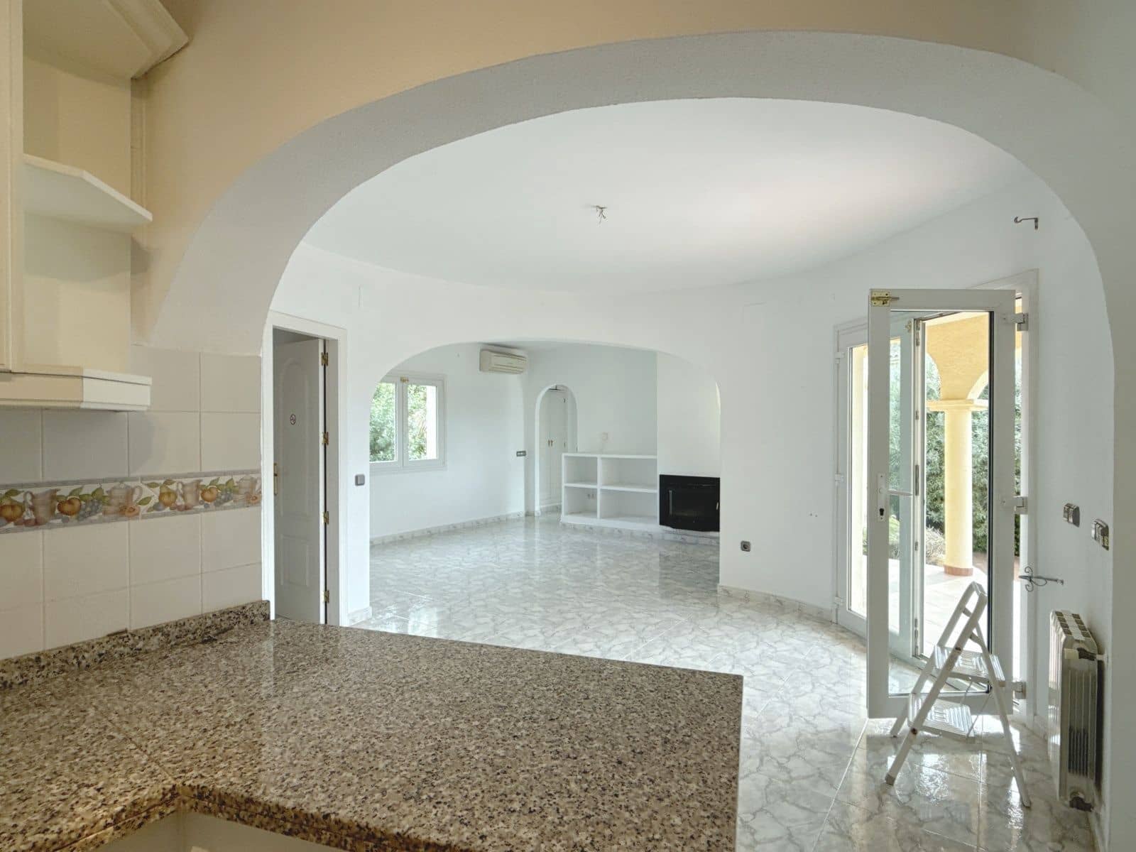 3 bedroom Villa for sale in Moraira with pool garage - € 670,000 (Ref: 9146665)