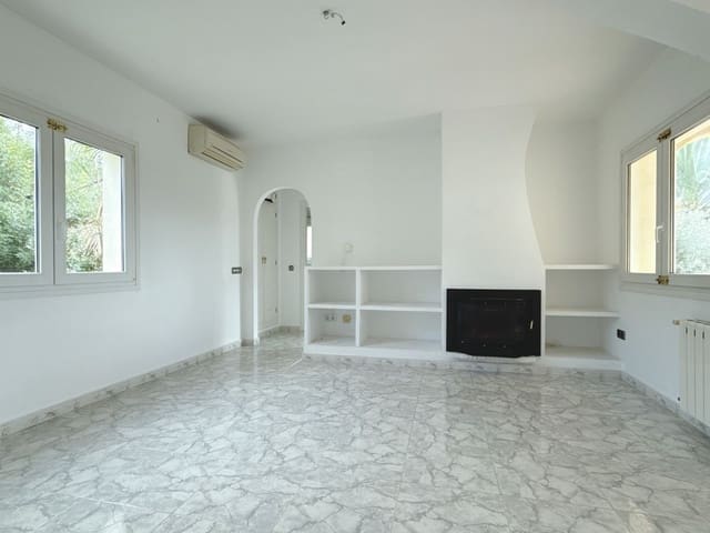 3 soverom Villa til salgs i Moraira, Teulada-Moraira med svømmebasseng garasje - € 670 000 (Ref: 9146665)