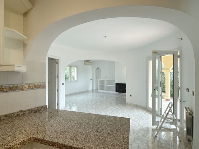 3 soverom Villa til salgs i Moraira, Teulada-Moraira med svømmebasseng garasje - € 670 000 (Ref: 9146665)