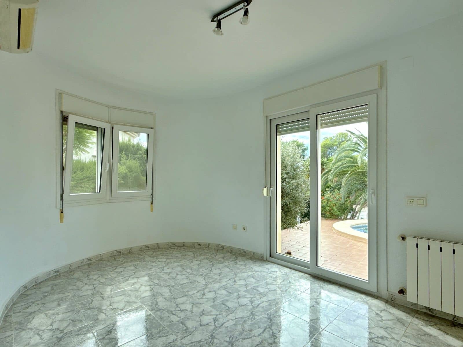 3 bedroom Villa for sale in Moraira with pool garage - € 670,000 (Ref: 9146665)