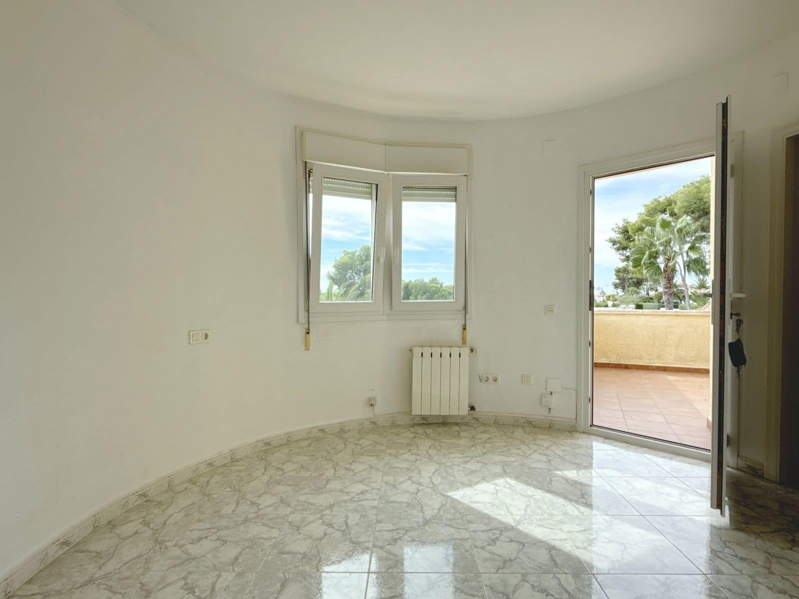 3 bedroom Villa for sale in Moraira with pool garage - € 670,000 (Ref: 9146665)