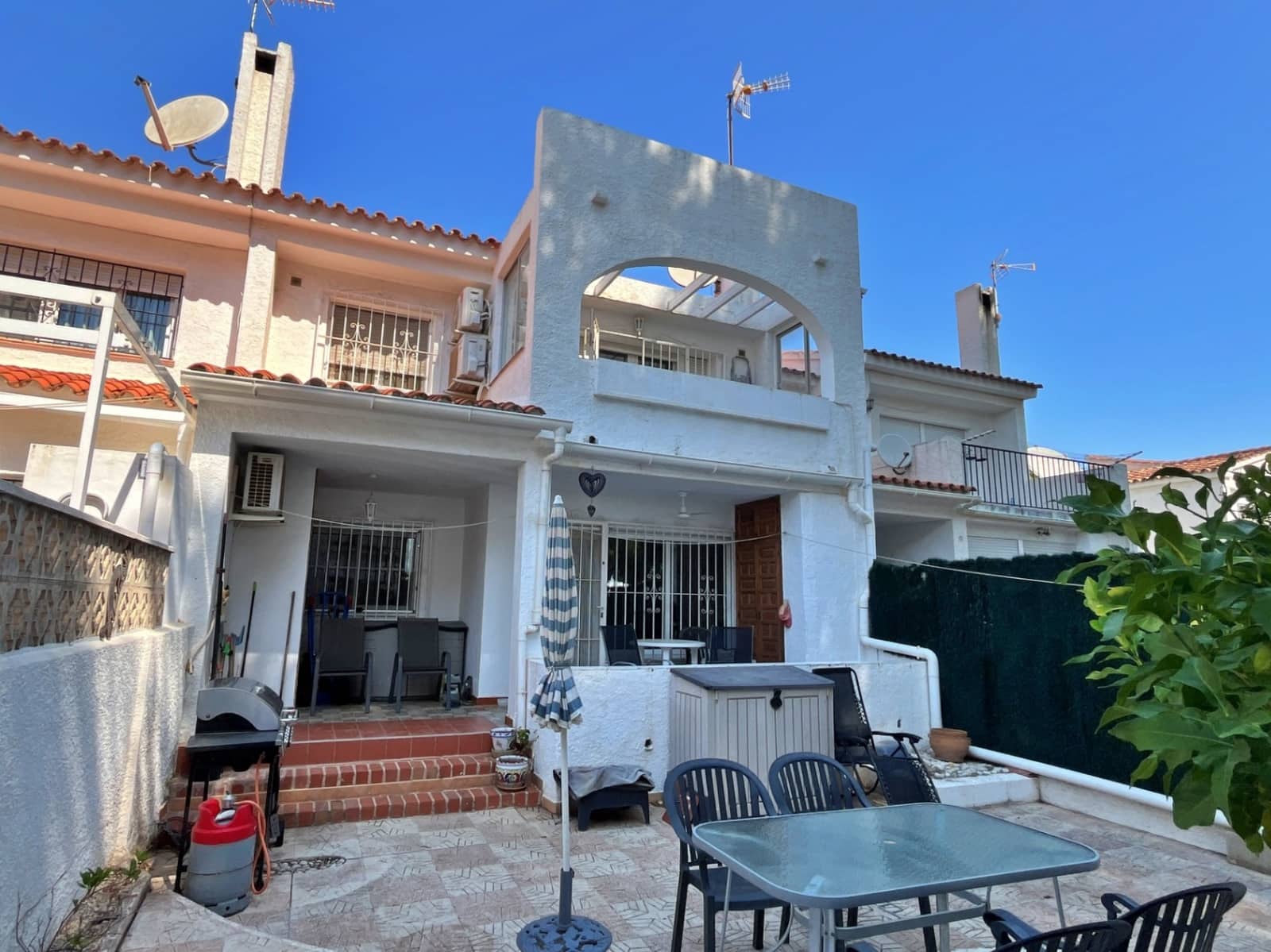 3 chambre Villa/Maison à vendre à Calpe / Calp avec piscine - 299 000 € (Ref: 9161312)