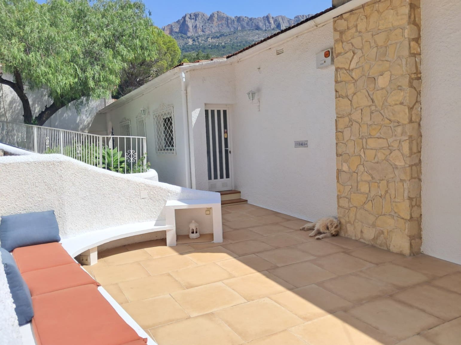 4 bedroom Villa for rent in Alhama Springs with pool garage - € 2,200 (Ref: 9161835)