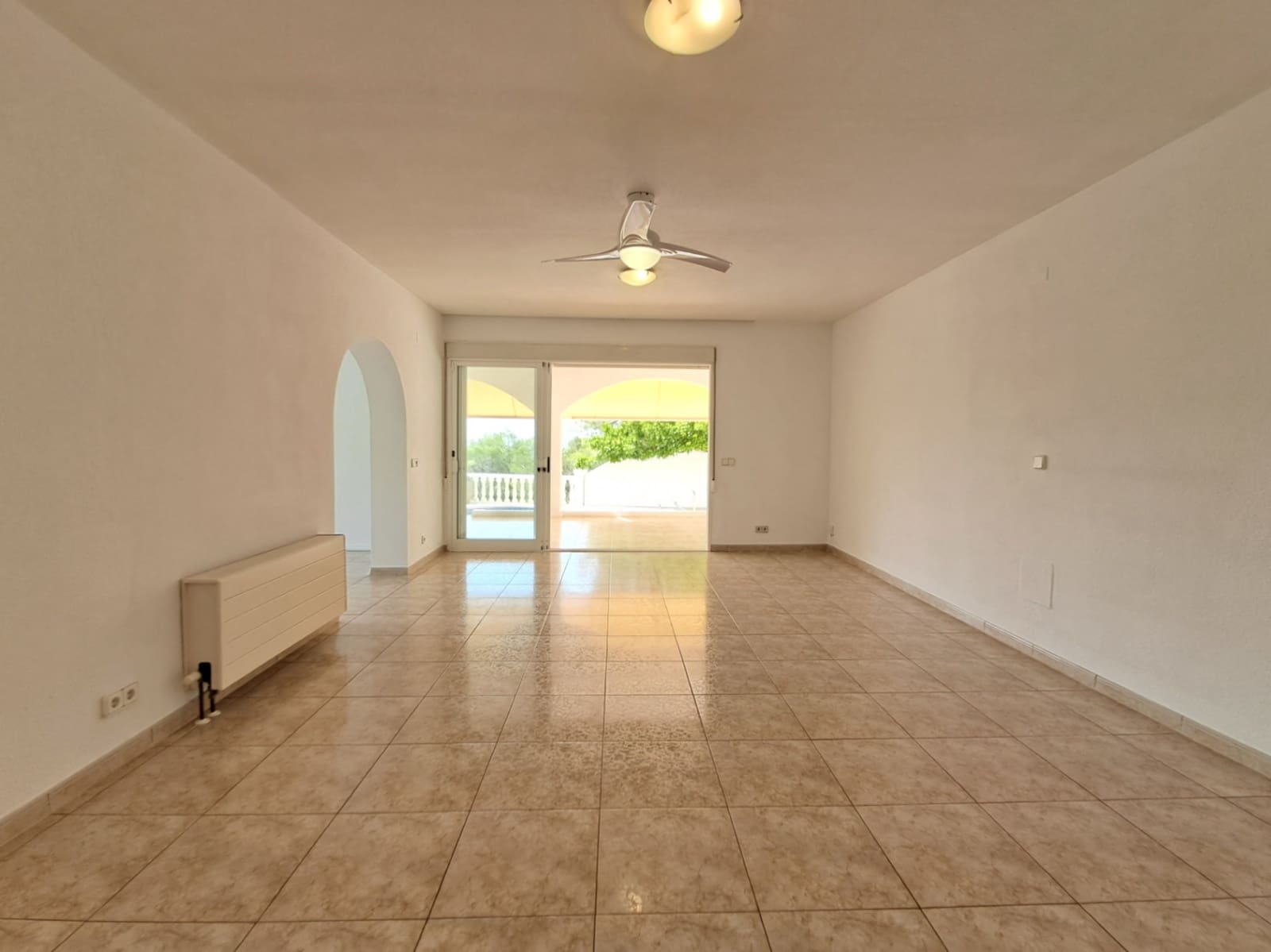 4 bedroom Villa for rent in Alhama Springs with pool garage - € 2,200 (Ref: 9161835)
