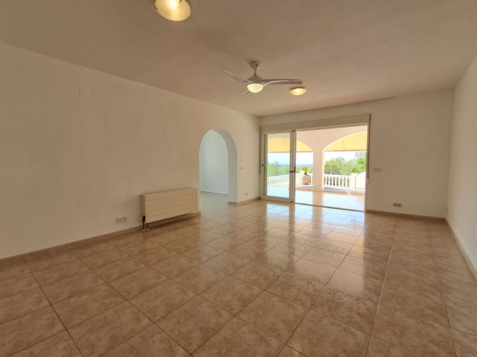 4 bedroom Villa for rent in Alhama Springs with pool garage - € 2,200 (Ref: 9161835)