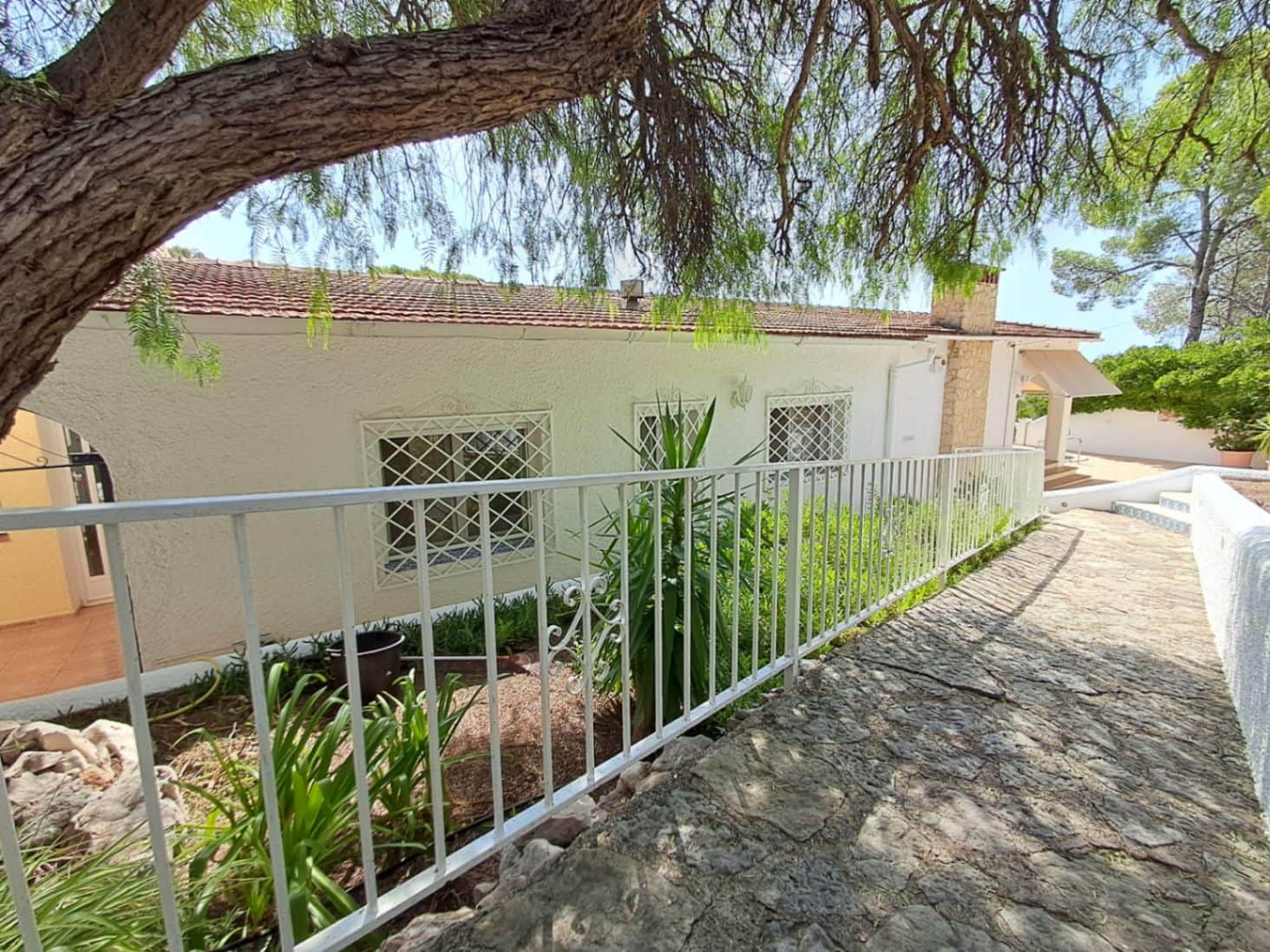 4 bedroom Villa for rent in Alhama Springs with pool garage - € 2,200 (Ref: 9161835)