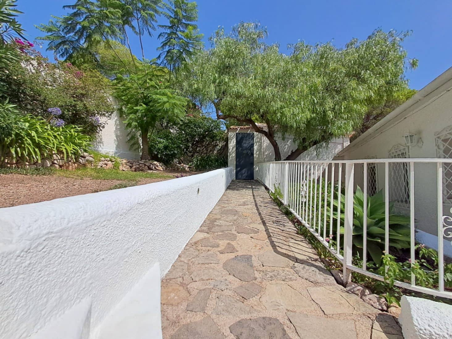 4 bedroom Villa for rent in Alhama Springs with pool garage - € 2,200 (Ref: 9161835)