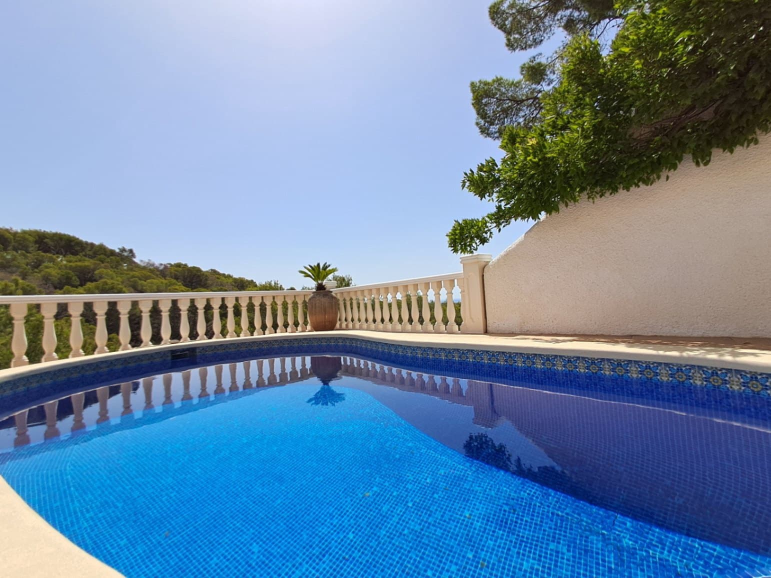 4 bedroom Villa for rent in Alhama Springs with pool garage - € 2,200 (Ref: 9161835)