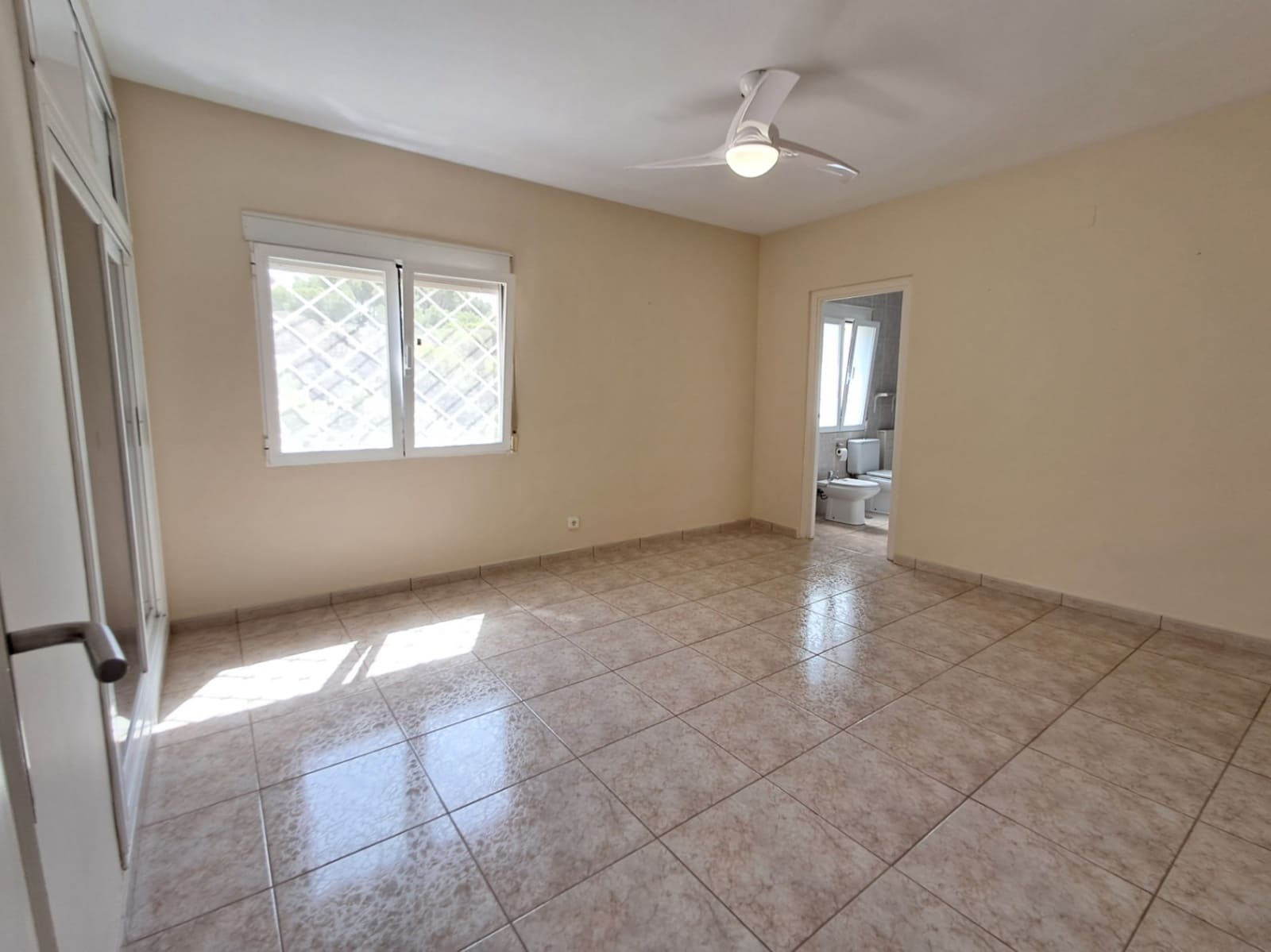 4 bedroom Villa for rent in Alhama Springs with pool garage - € 2,200 (Ref: 9161835)