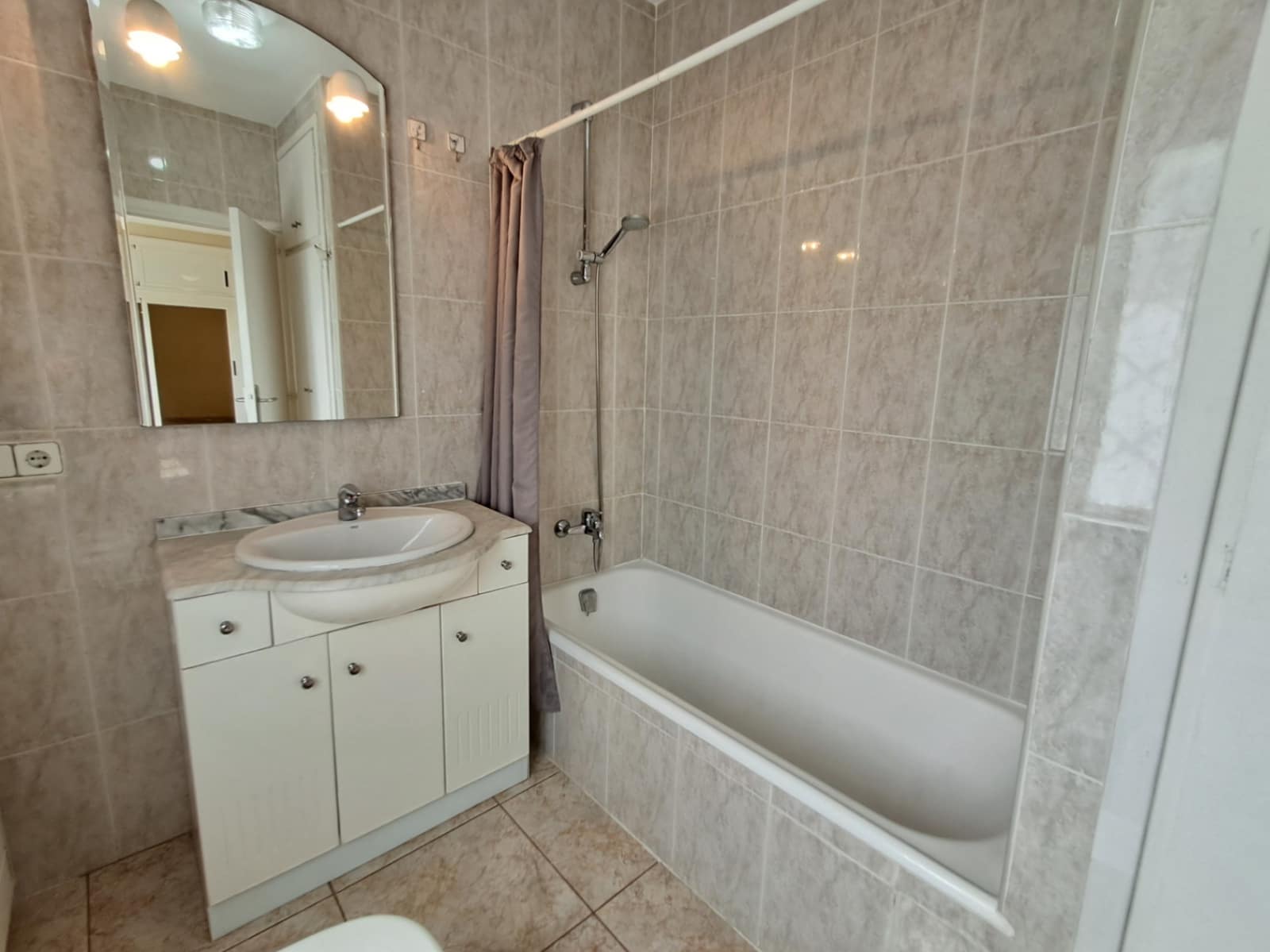 4 bedroom Villa for rent in Alhama Springs with pool garage - € 2,200 (Ref: 9161835)